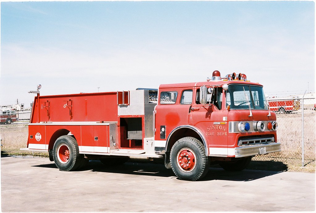 Sinton, Tx ExEngine Ford C8000/?, ?/? txfirephoto14 Flickr