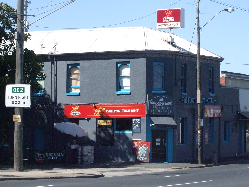 Footscray Hotel With a new coat of paint. WindscreenCam Flickr