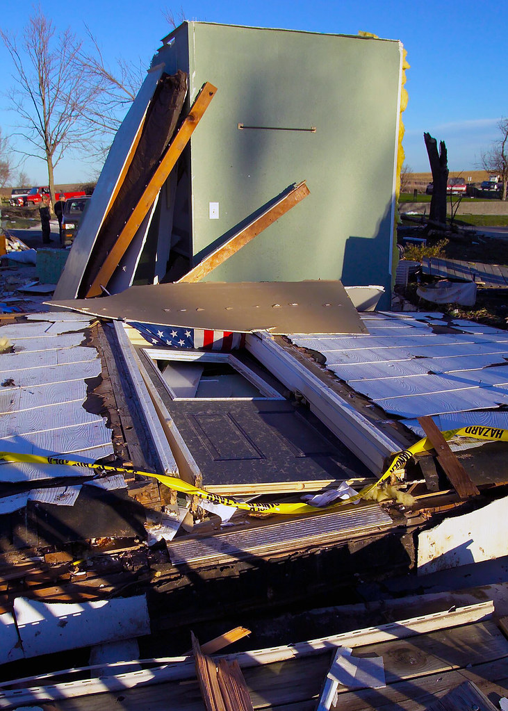 Woodward/Stratford, IA Tornado 2005 A single wall is all t… Flickr