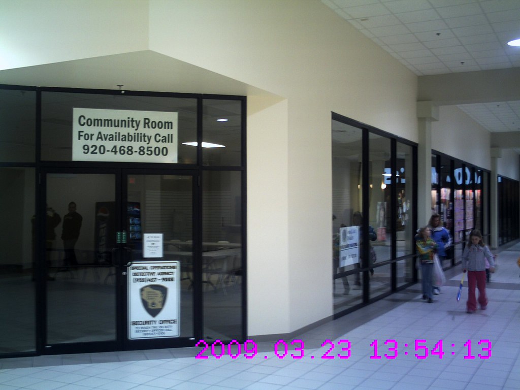 East Town Mall, Green Bay, WI Community Room SyntekExifI… Justin