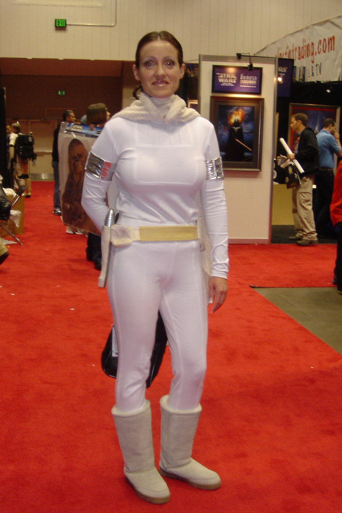 DSC00819 Tatooine/Geonosis Battle Costume Padme Tatooine… Flickr