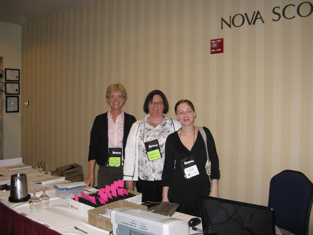 IMG_0760 Jane Lockwood, Anna McCurdy and Tessa Sheppard st… Flickr