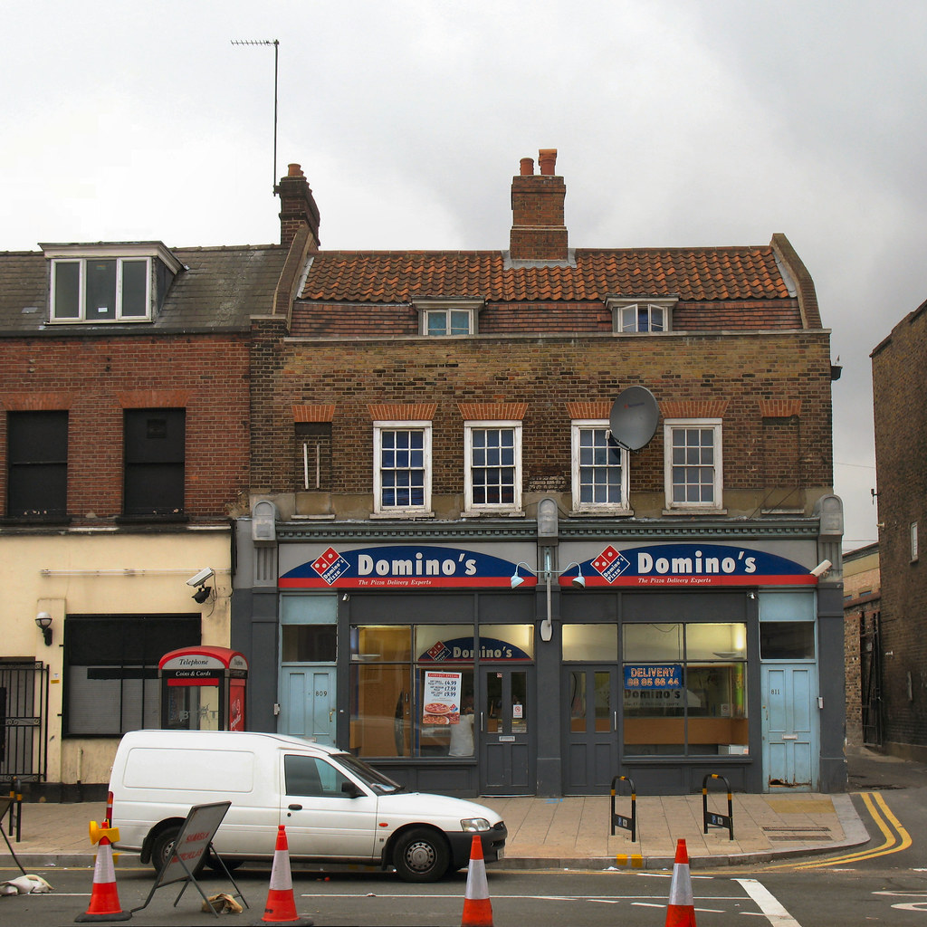 Domino's 3 July 2009. 809811 High Road, Tottenham N17. Ye… Flickr