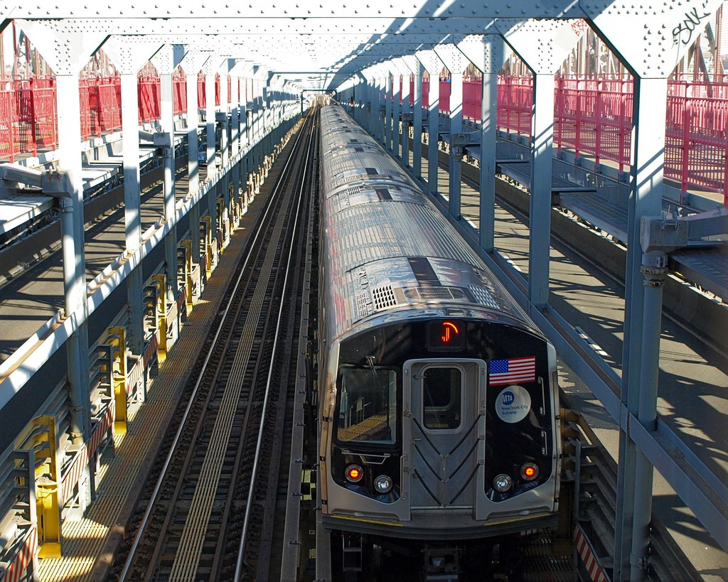 J Line Subway Train, Williamsburg Bridge over East River, … Flickr