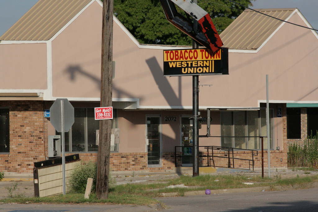 20080608_5076 Some buildings in Chalmette Louisiana almost… Flickr