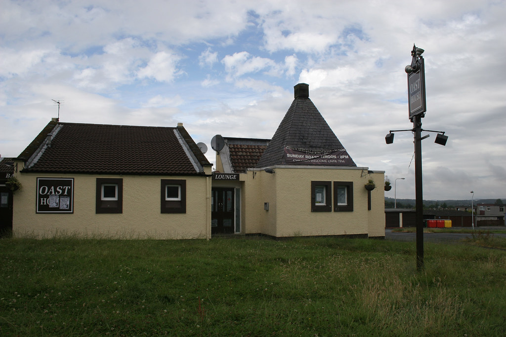 Glenrothes Closed pub at lorne court. boneytongue Flickr