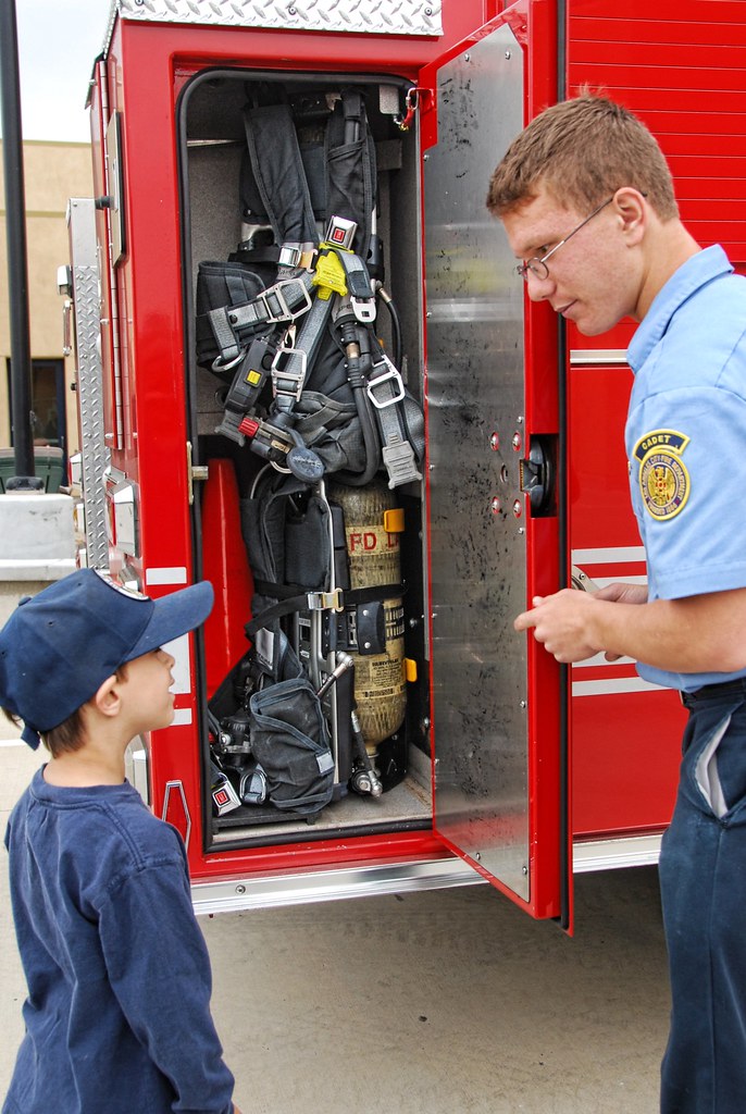 LAFD Granada Hills Fire Station 87 a photo on Flickriver
