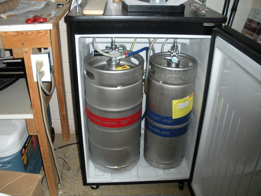 Kegerator_with_2kegs (1/4Miller Lite, 1/6 Sam Adams) Flickr