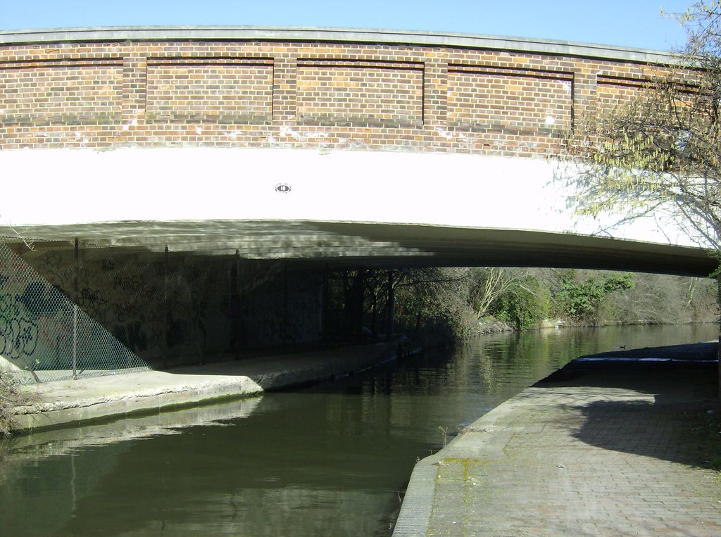 Bridge18 Ruislip Road over Paddington arm Fred Hunt Flickr