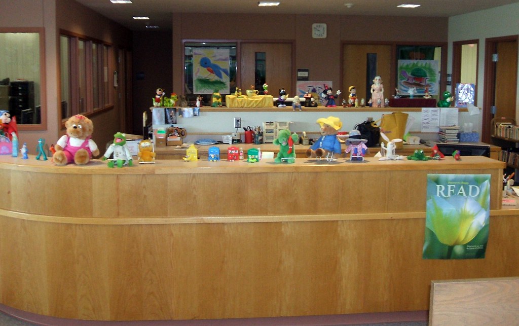 Information Desk in Burnside Elementary School Media Cente… Flickr