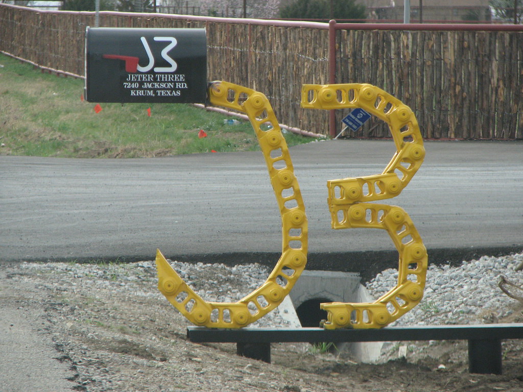 IMG_10053 Taken MAR 8, 2009 near Krum, TX . Jeter 3 mailbo… Don