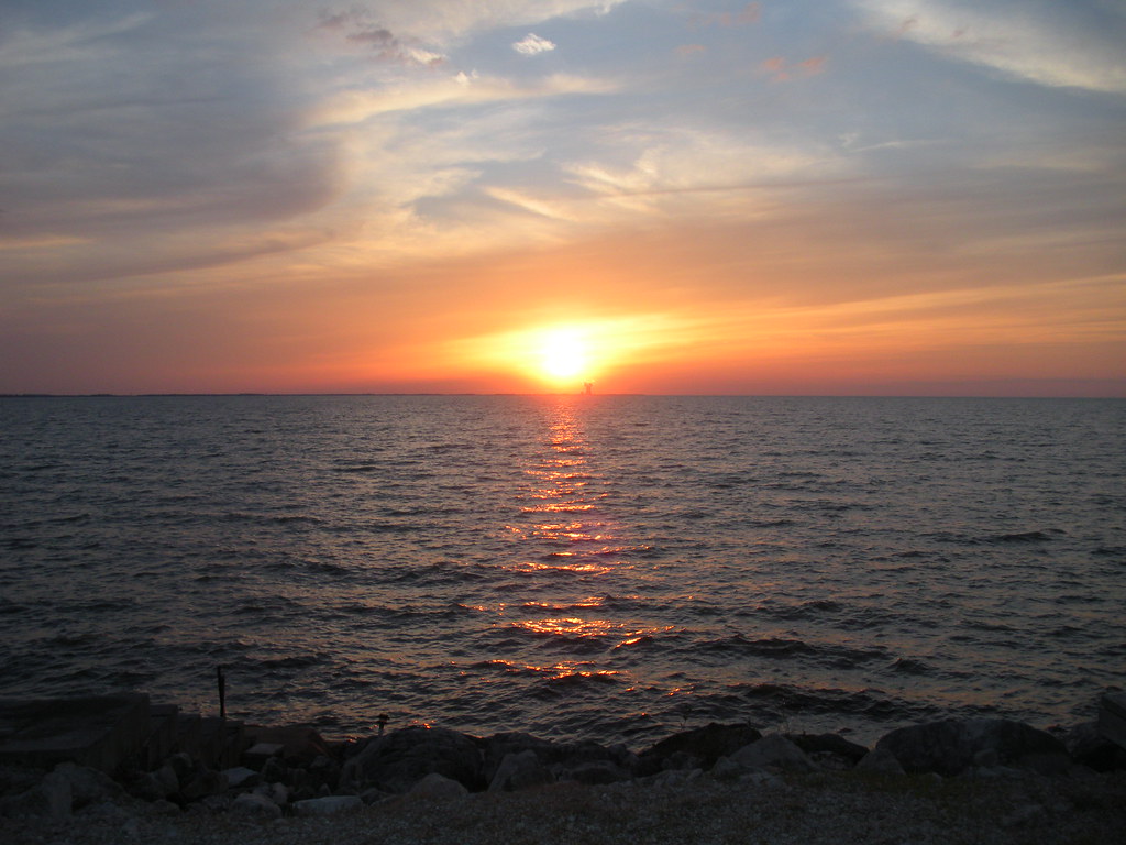 Lake Erie Sunset Catawba Island, OH A photograph out of … Flickr
