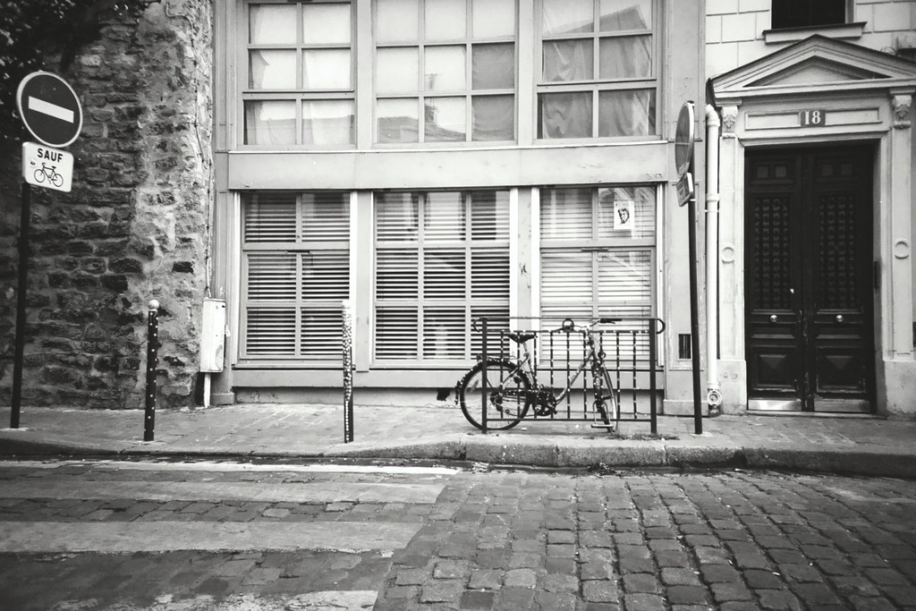 Paris Lomo lca+ Ilford XP2 Tumblr www.jamessharpe.co.uk James