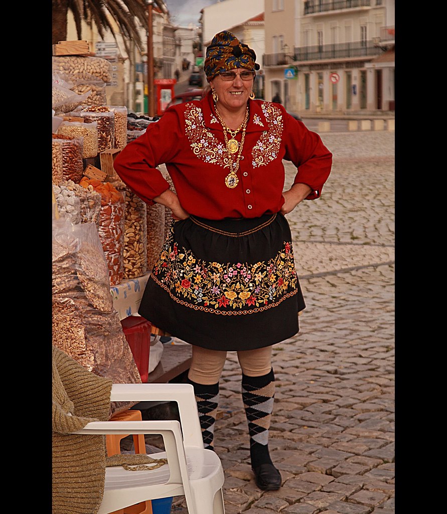 Traditional Woman Portugal Nazare Traditional dress of fis… Flickr