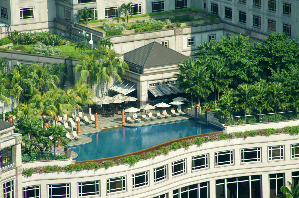 Rooftop swimming pool of the Mandarin Oriental at KLCC, Ku… Flickr