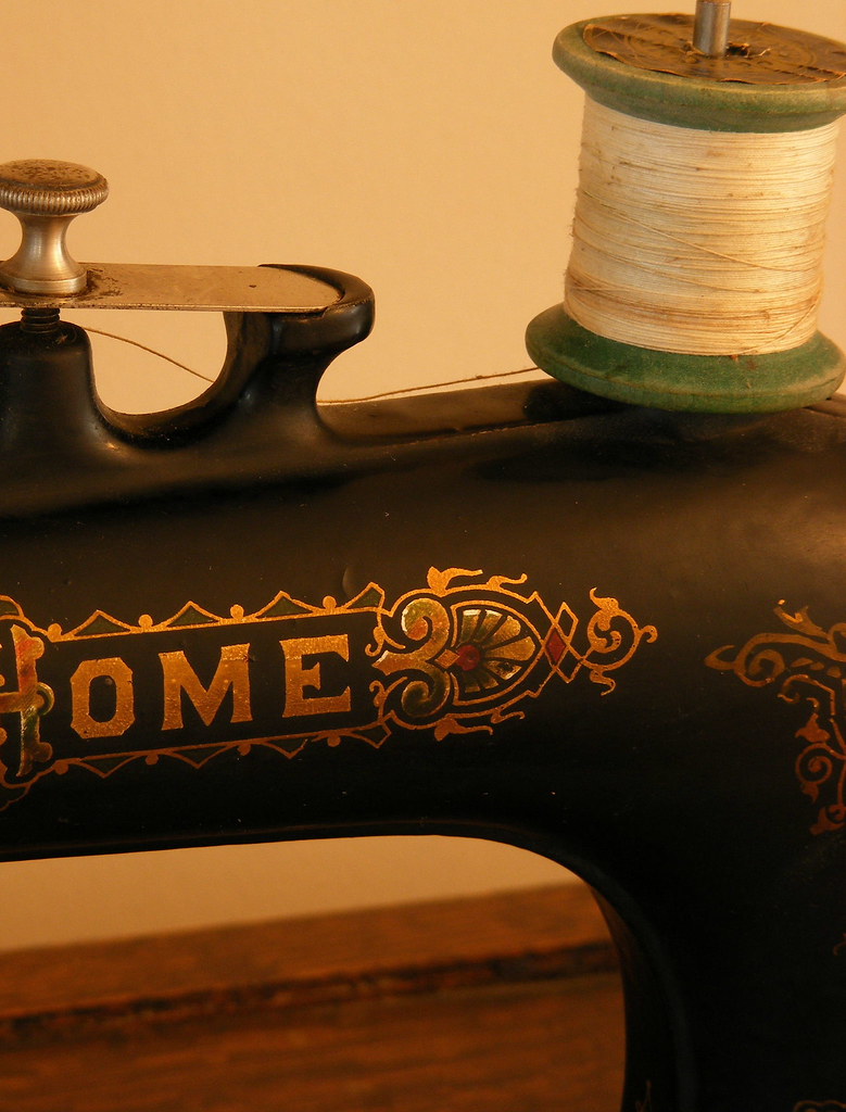 New Home Antique Treadle Sewing Machine I got this sewing … Flickr
