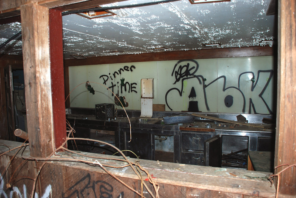 Benson's Wild Animal Farm Hudson NH kitchen in the barn Patti