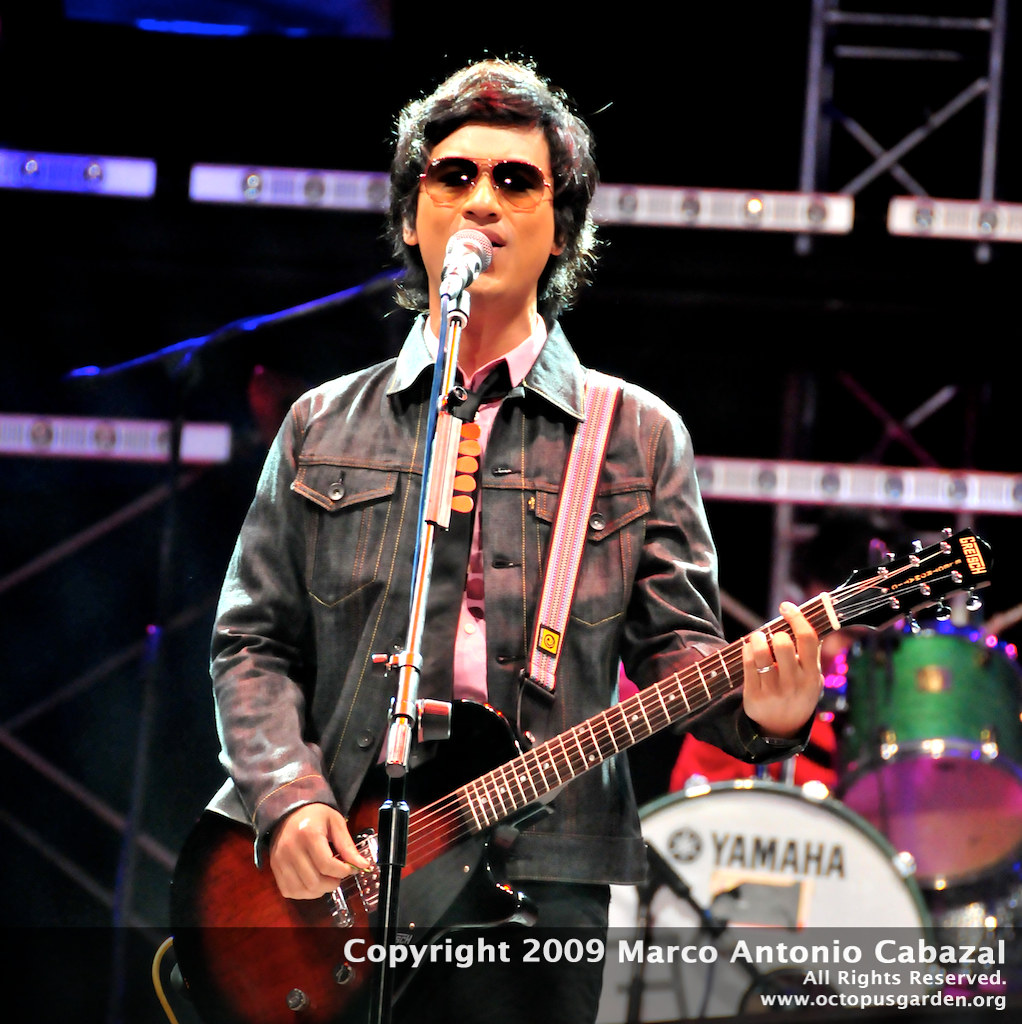 Ely Buendia (Eraserheads) The Eraserheads Live! The Final … Flickr