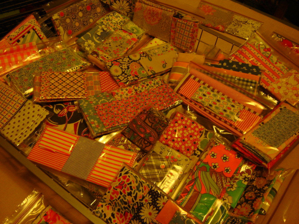 A bunch of small vintage fabric pieces bagged I really lik… Flickr