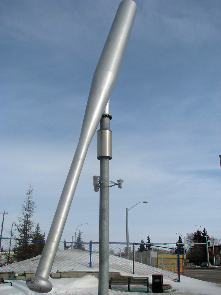 World's Largest Baseball Bat The world's largest baseball … Flickr
