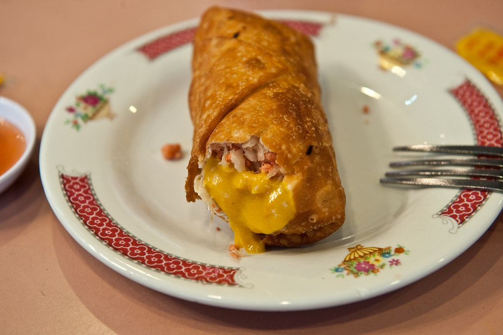Lunch at the Wing Wong, New York City. Tasty egg roll from… Flickr