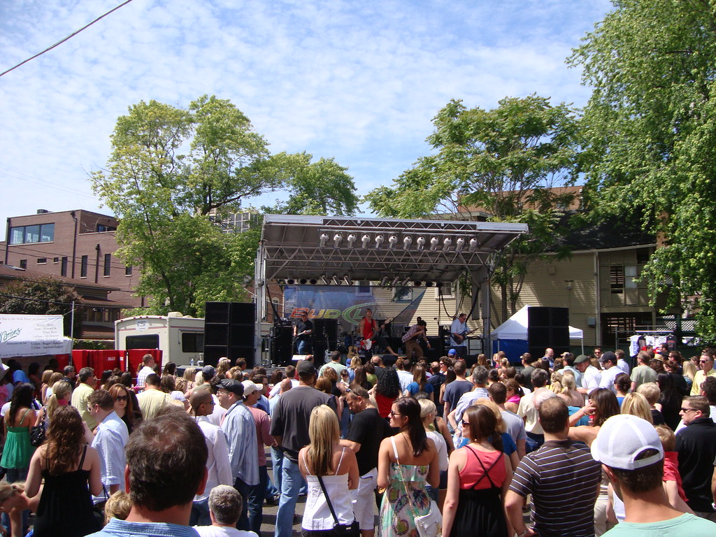 DSC03111 Wells Street Art Festival christian_meng Flickr