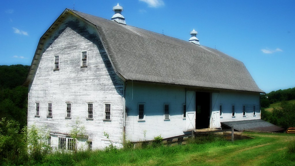 Lone Pine Farm compound along Lone Pine Road just off I79… Flickr