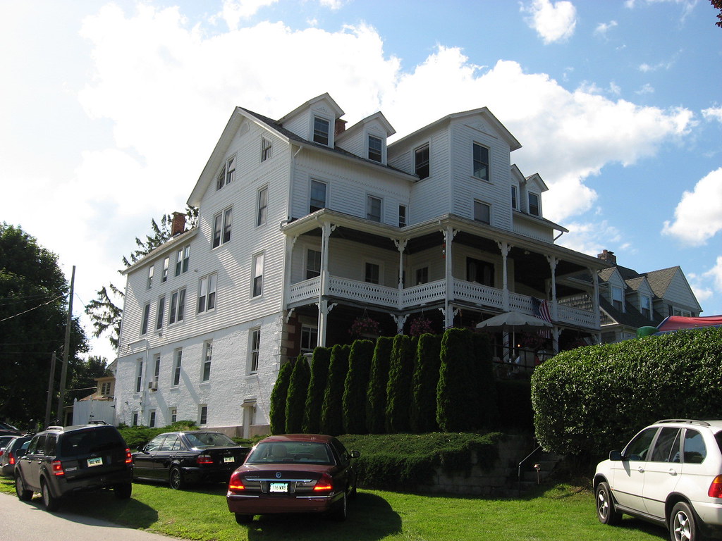 "Uncle Richie's" at Crescent Beach, Niantic Built in 1870,… Flickr