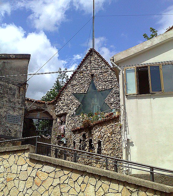 La Signora del castello Oliveto Citra (Sa) akkaeffe Flickr