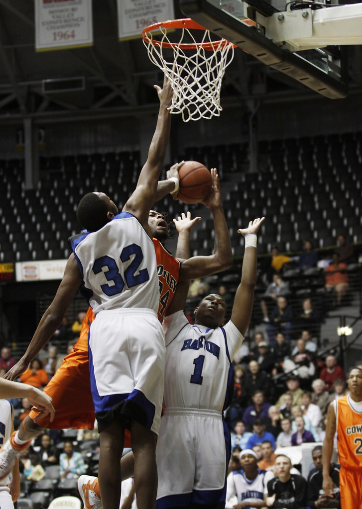 Cowley Basketball 1st halfGambill_MG_5701.jpg Freshman Ro… Flickr