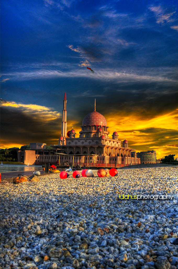 Sunset times for Maghrib... Explore April 25, 2009 431.… Flickr