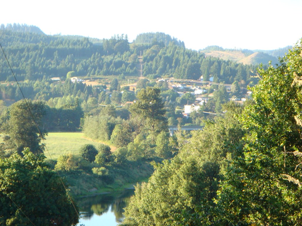 Overlooking Elkton Oregon Overlook of the little town of E… Flickr