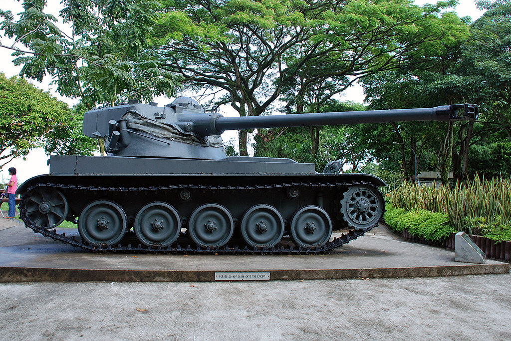 AMX13 Light Tank Display at the Kent Ridge Park. Manufact… Flickr