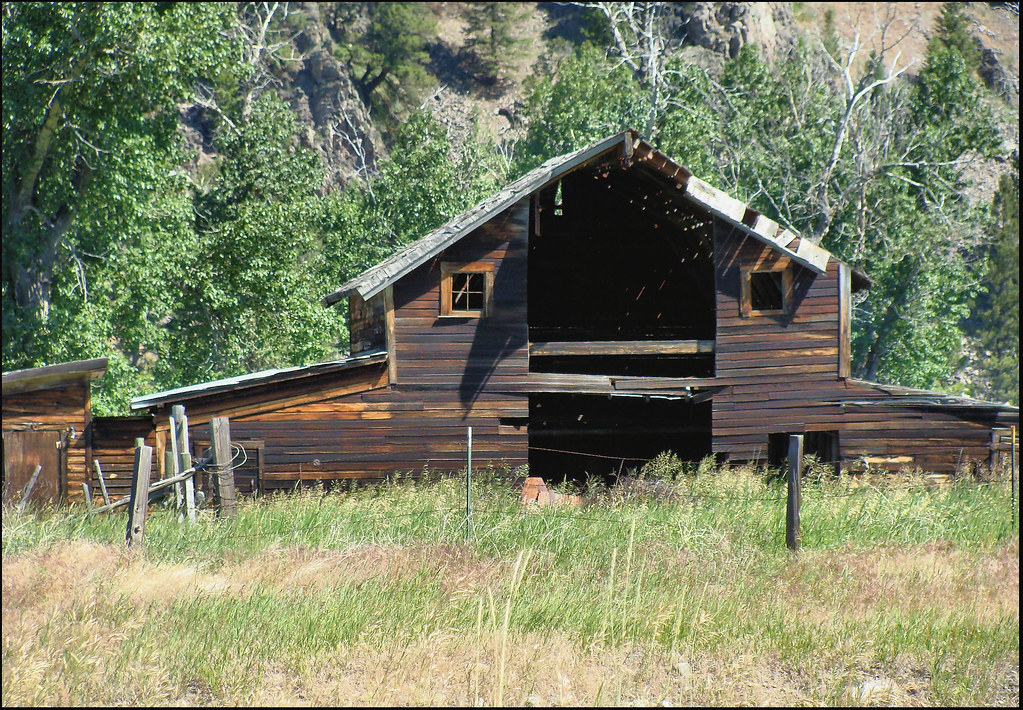 40314 Aged Barn A old barn near Elliston, Montana Spend A Day
