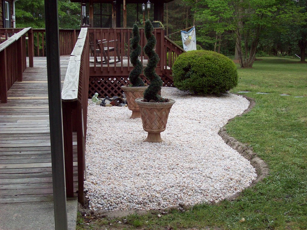 Finished Flower Bed with white stone (12) Daniel A Floyd Flickr
