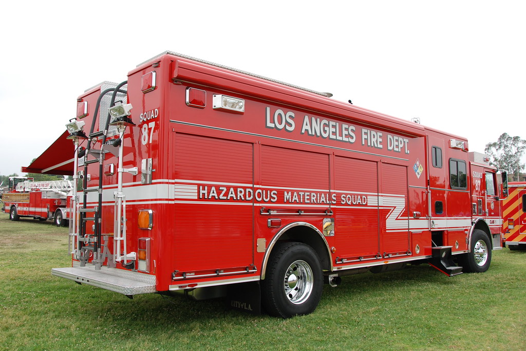 LOS ANGELES FIRE DEPARTMENT (LAFD) HAZARDOUS MATERIALS SQUAD 87 a
