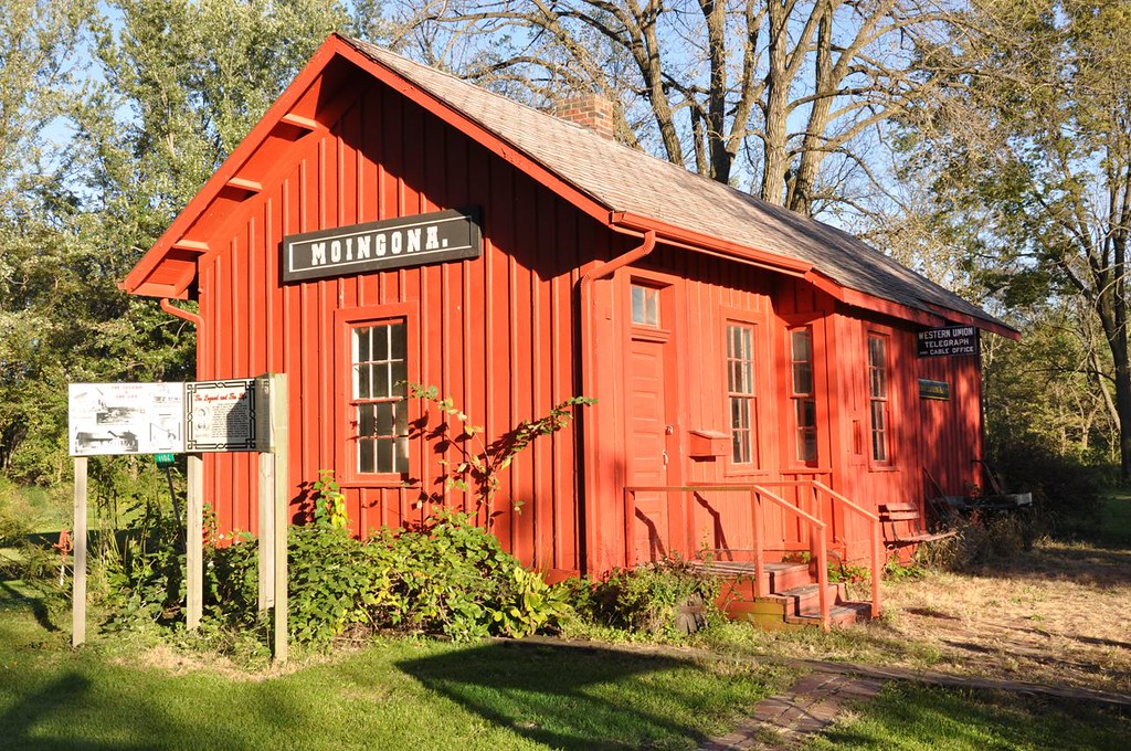 02 Rock Island Budd coach Moingona, IA. Oct 2010 Flickr
