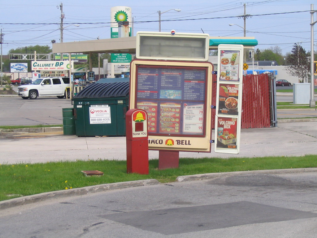 Taco Bell (Manitowoc, WI) Drivethru menu and speaker, emb… Flickr