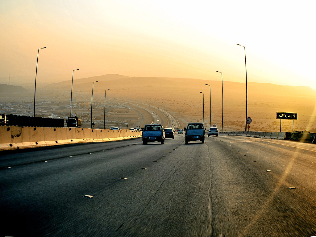Ride on, Highway 40, Riyadh, Saudi Arabia A revisit to thi… Flickr