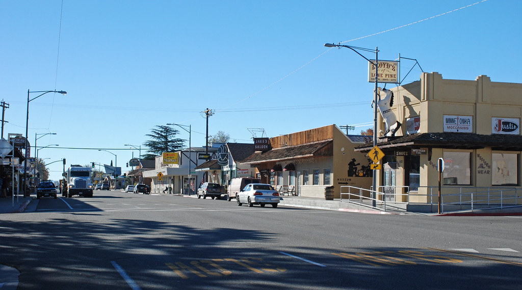 Lone Pine, CA Downtown 2013 Downtown Lone Pine, lookin… Flickr