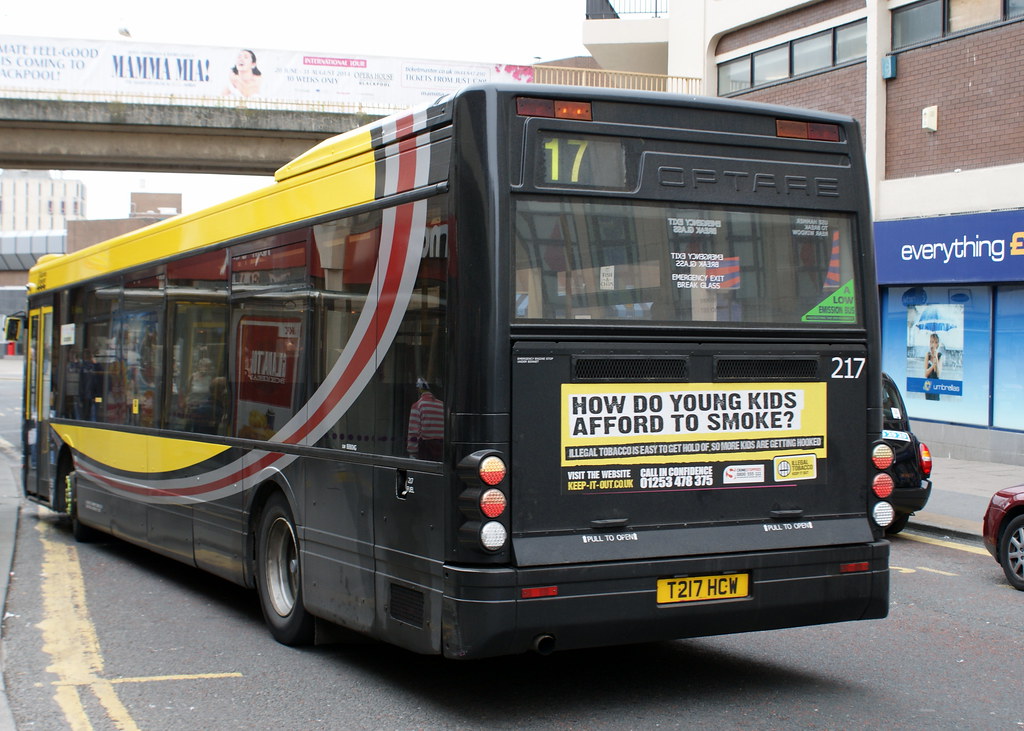 Blackpool Transport 217 T217HCW Optare Excel A restyled re… Flickr