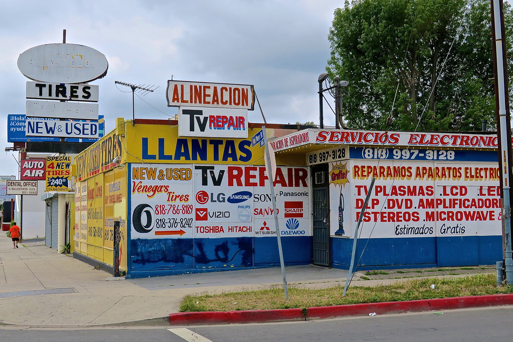 Venega's Tires, Van Nuys, CA Venega's Tires, 6961 Van Nuys… Flickr