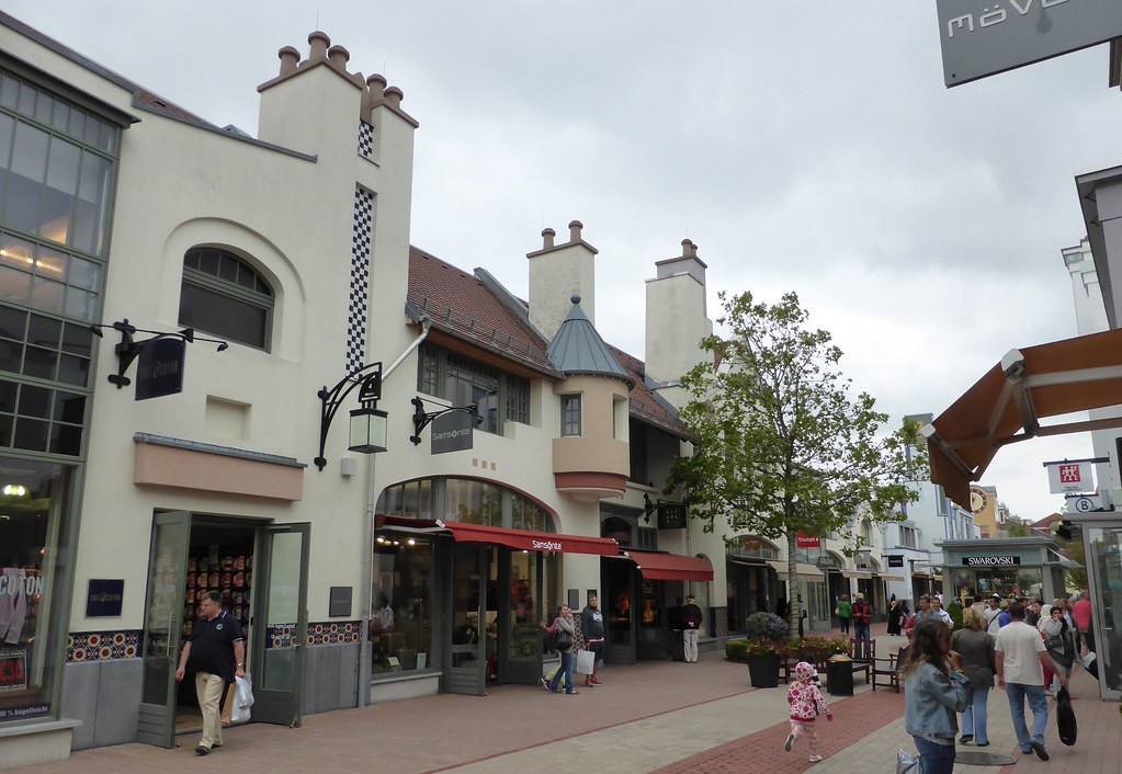 Ingolstadt Village in Bavaria Factory stores at Ingolstadt… Flickr