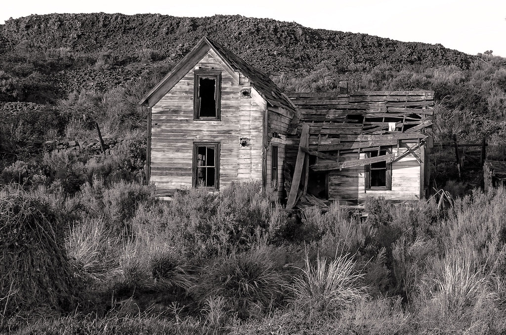 Abandoned house, eastern Washington State. garshna Flickr