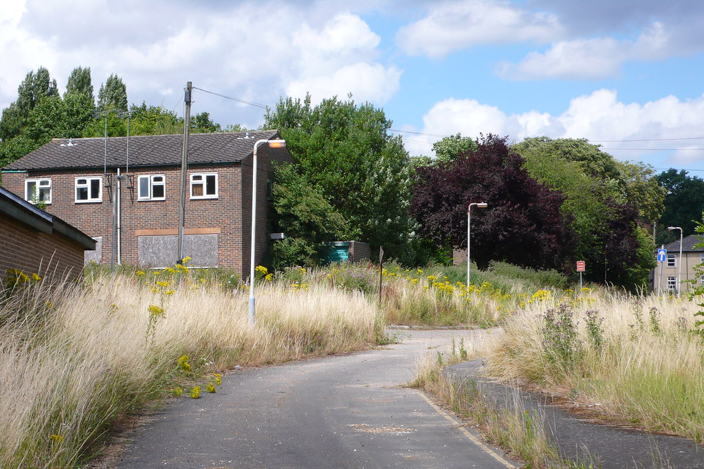 St Andrew's Road, RAF Uxbridge Abandoned and derelict hous… Flickr
