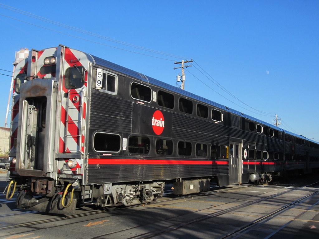 JPBX 4019 (CalTrain Cab Car) in Sunnyvale, CA CalTrain ca… Flickr