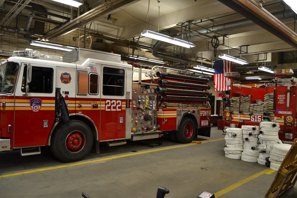 FDNY ENGINE COMPANY 222 | www.facebook.com/groups/nycfirebuf… | Flickr