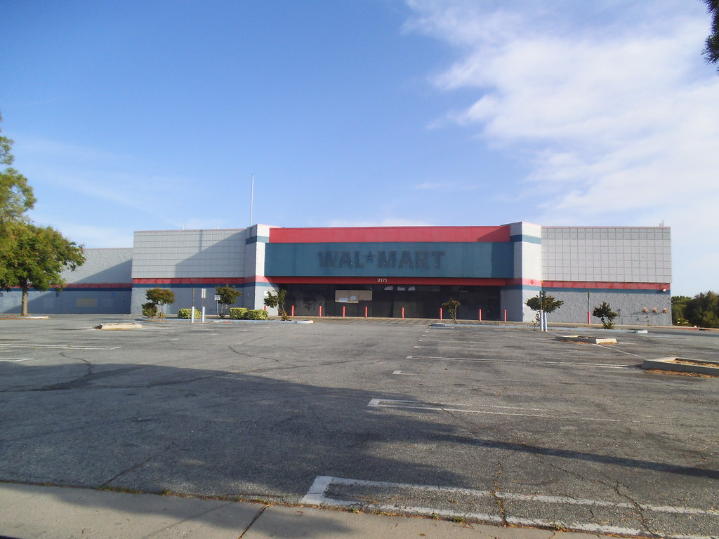 Dead WalMart Hemet Hemet, California's former WalMart st… Flickr