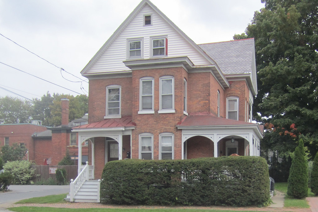 34 Clark Street, Saratoga Springs NY (188889) Designed by… Flickr