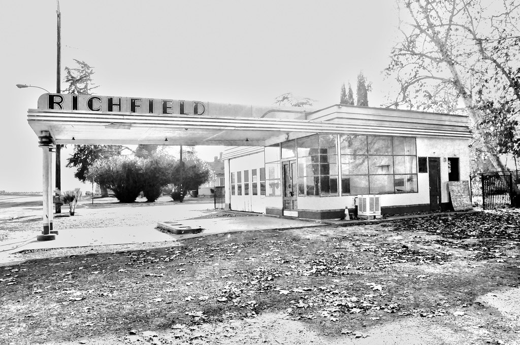 Out of Gas Old Richfield Gas Station Lemon Cove, Tulare Co… Flickr